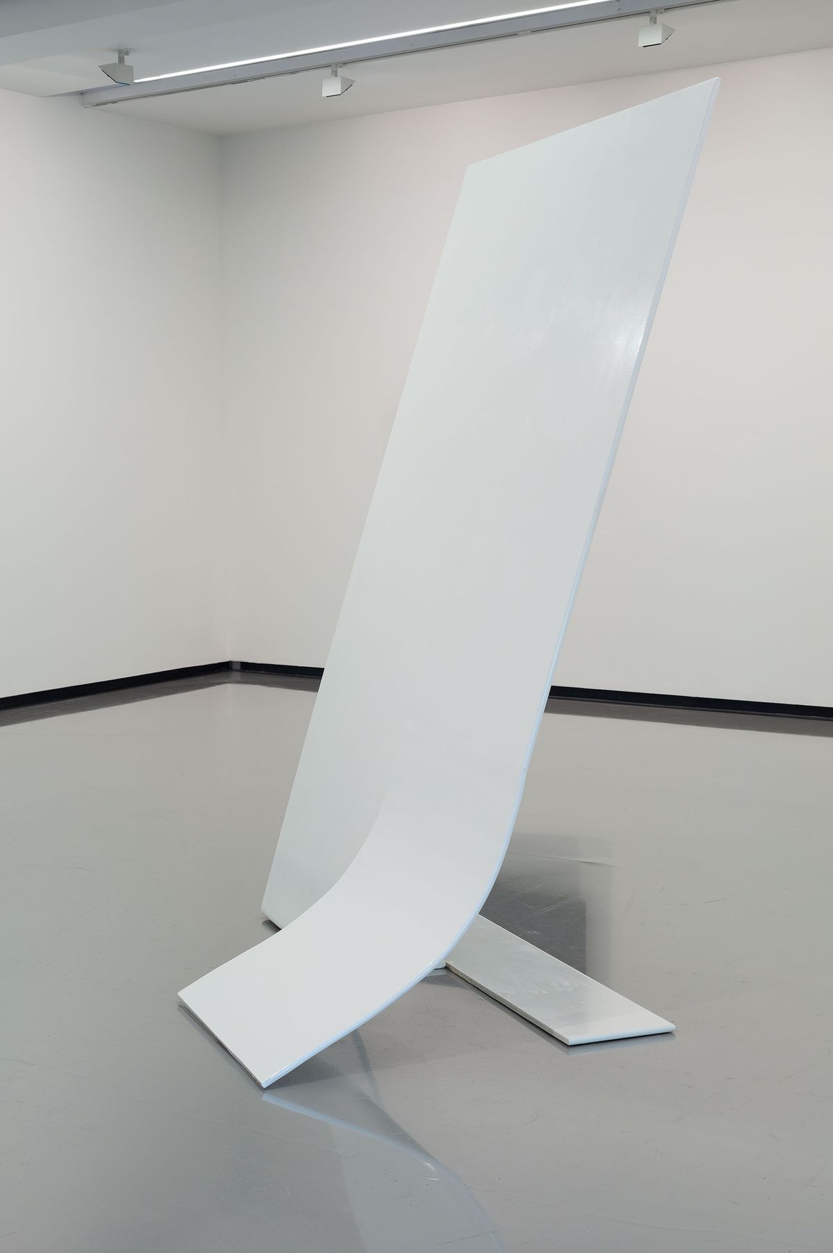 Living Sculpture (white)