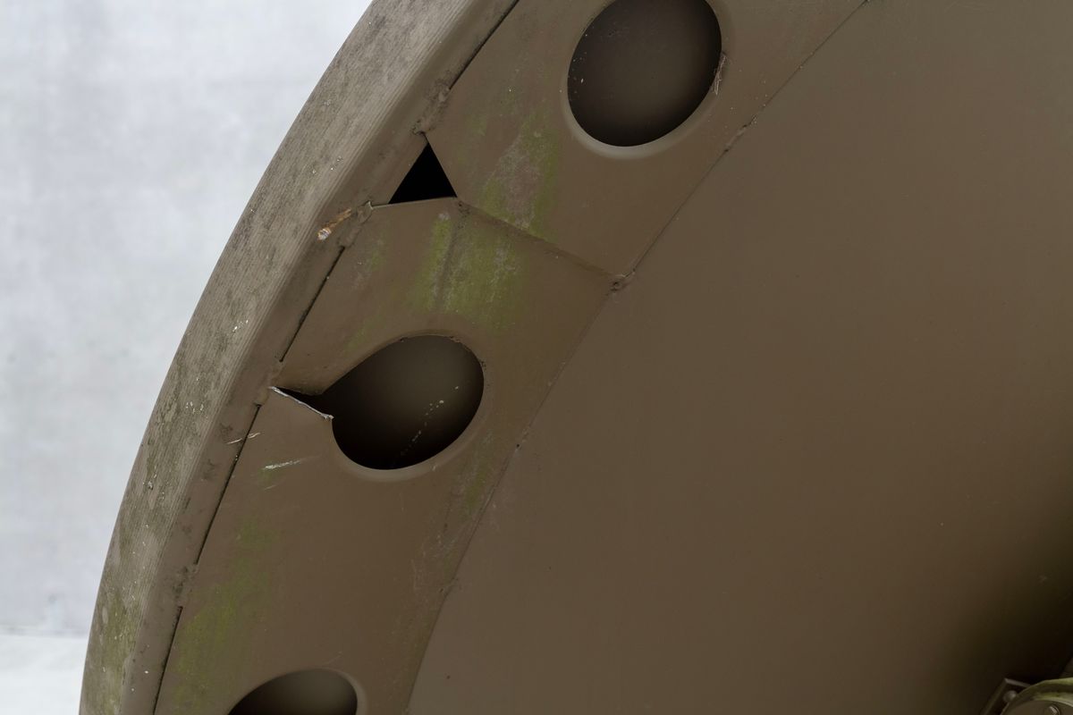 Oscar Perry: MOON WALKS ON MAN