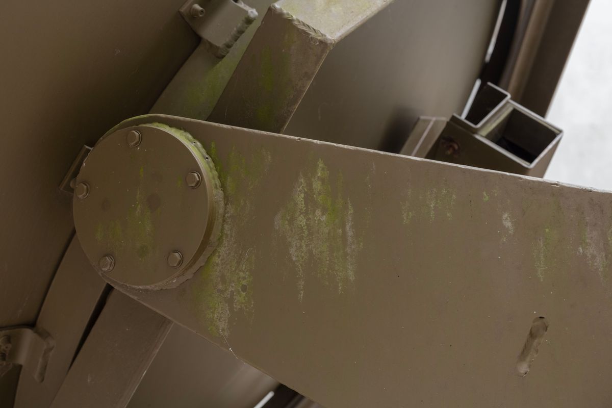 Oscar Perry: MOON WALKS ON MAN