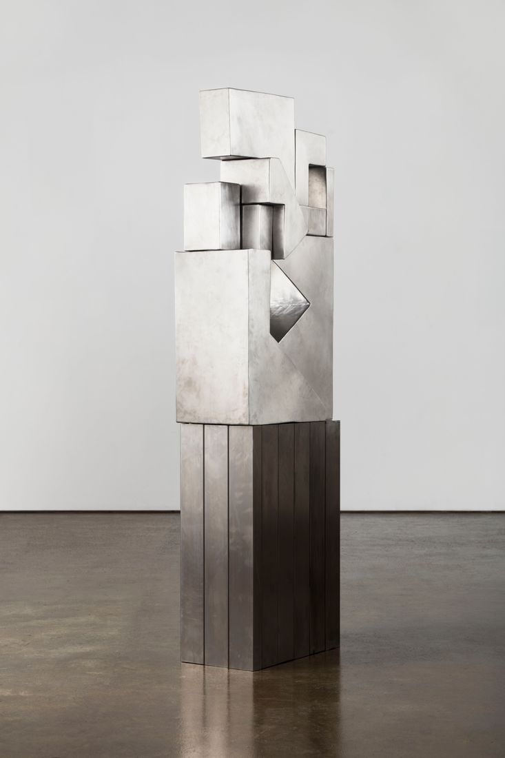 Box Sculpture (brick to brick, end to end)