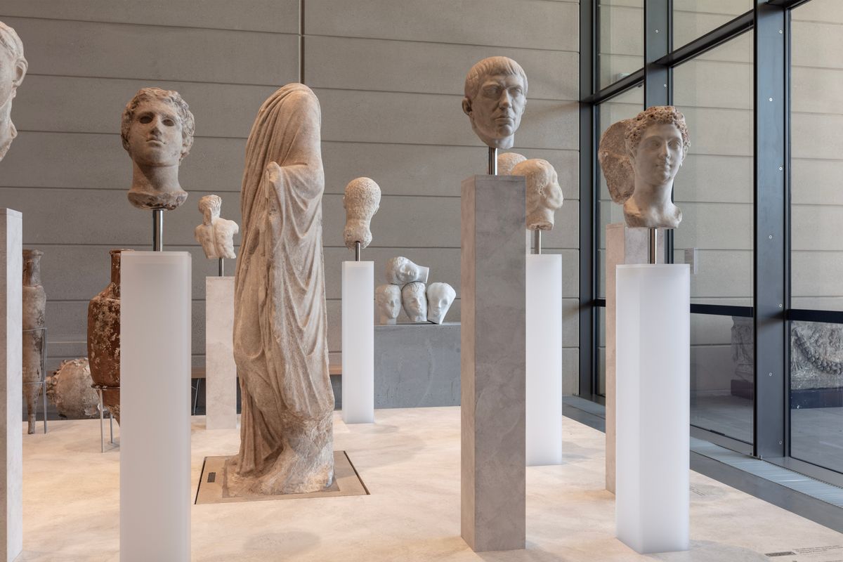 installation view: Roman Spectres, at Chau Chak Wing Museum, University of Sydney, 2024