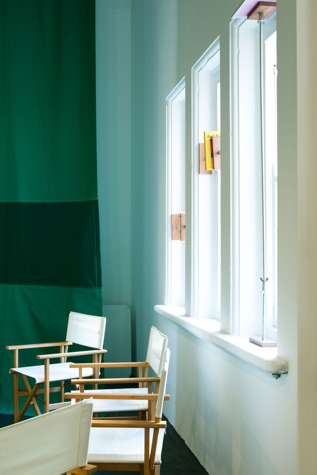 Agatha Gothe-Snape: IT IS THE COLOUR OF AN IDEA THAT WILL NOT COMPLETE ITSELF IN OUR LIFETIME