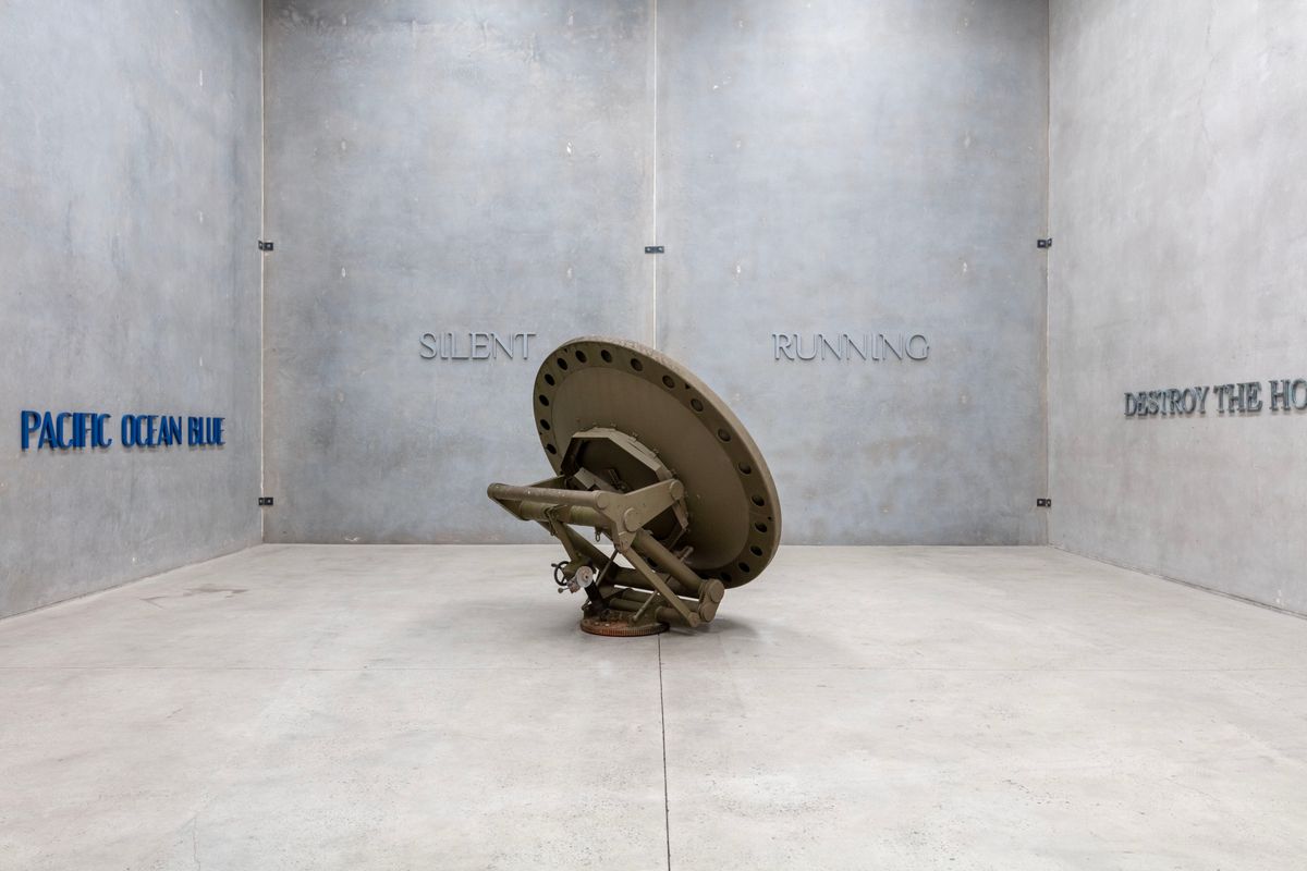 Oscar Perry: MOON WALKS ON MAN