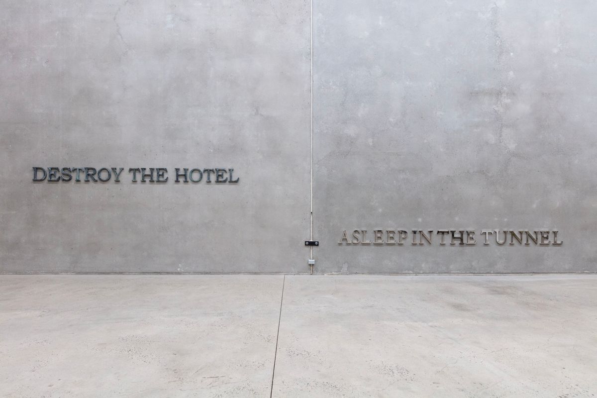 Oscar Perry: MOON WALKS ON MAN