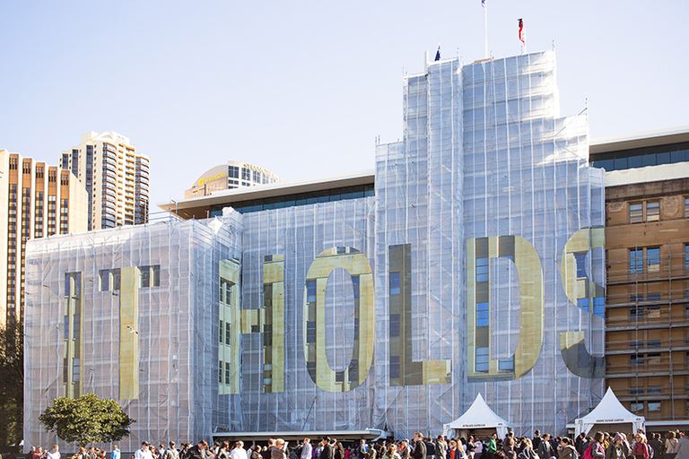 Agatha Gothe-Snape, IT HOLDS UP, 2013